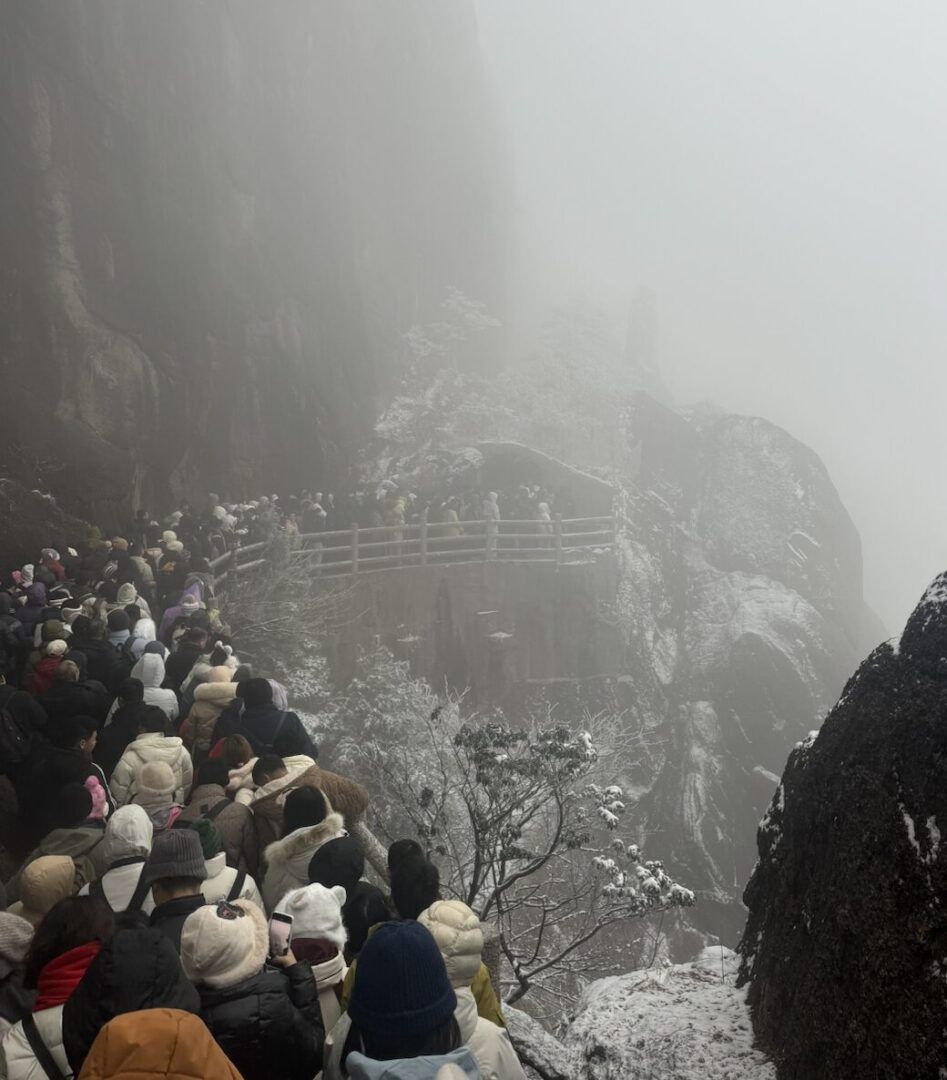 The queue coming down