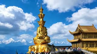 5-Day Sichuan Classic Tour: Chengdu, Pandas, Sanxingdui, Leshan & Mount Emei