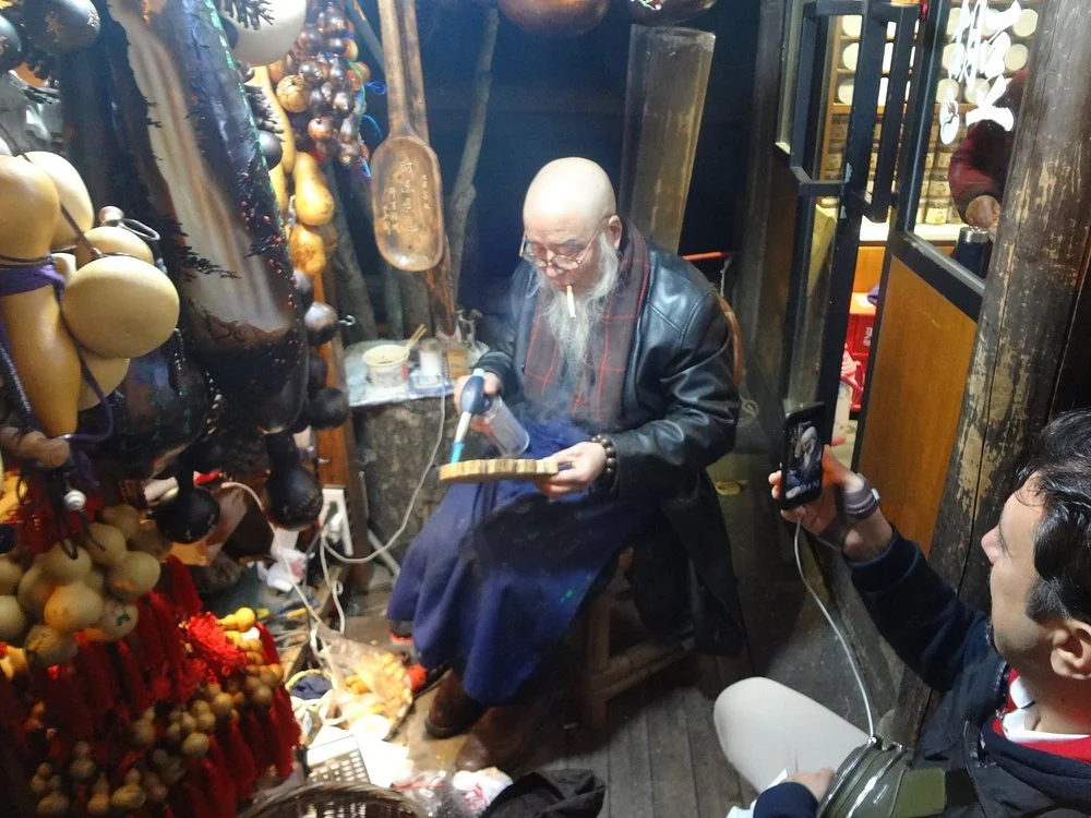 An Evening of Traditional Music in a Chengdu Home — Live Instruments, Tea, and Cultural Stories