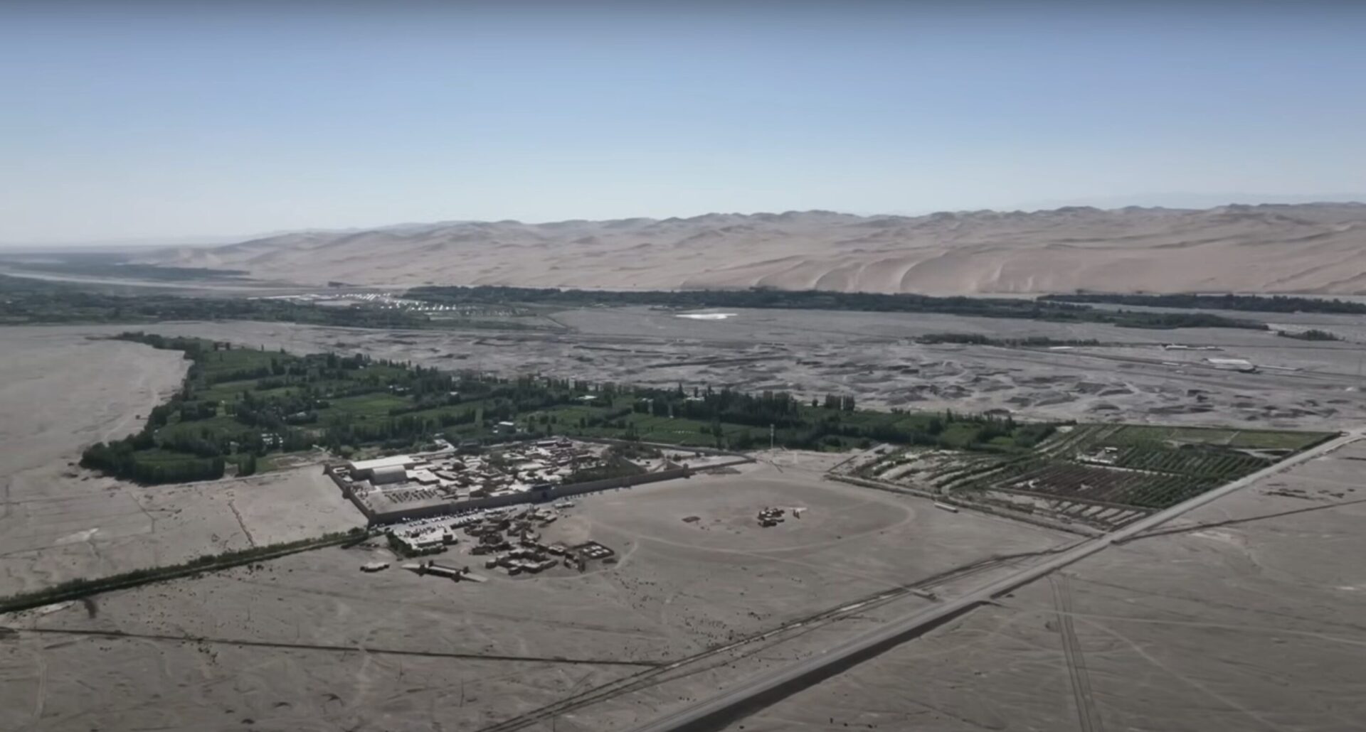 Dunhuang — A Thousand Years of Buddhist Art in a Cliff
