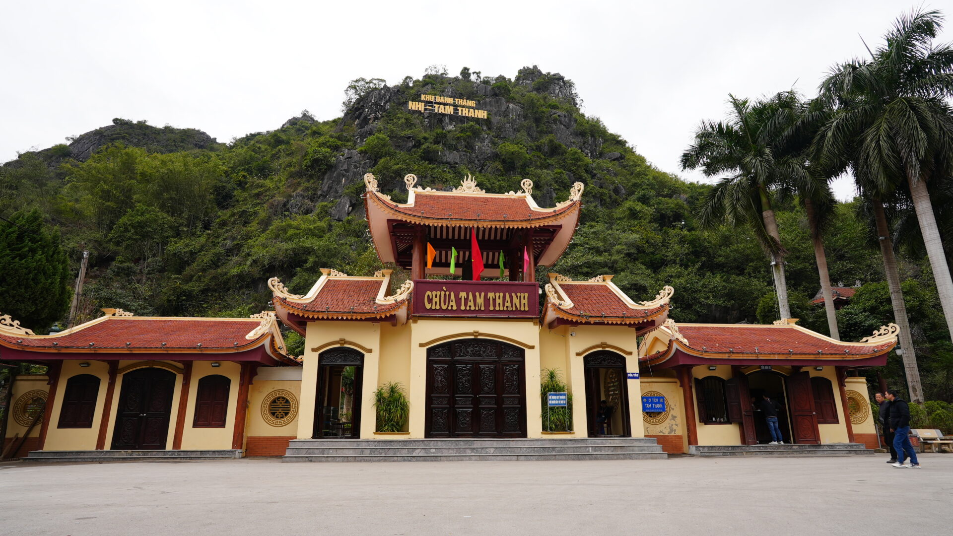 Dongxing — Walking Across a Bridge into Vietnam