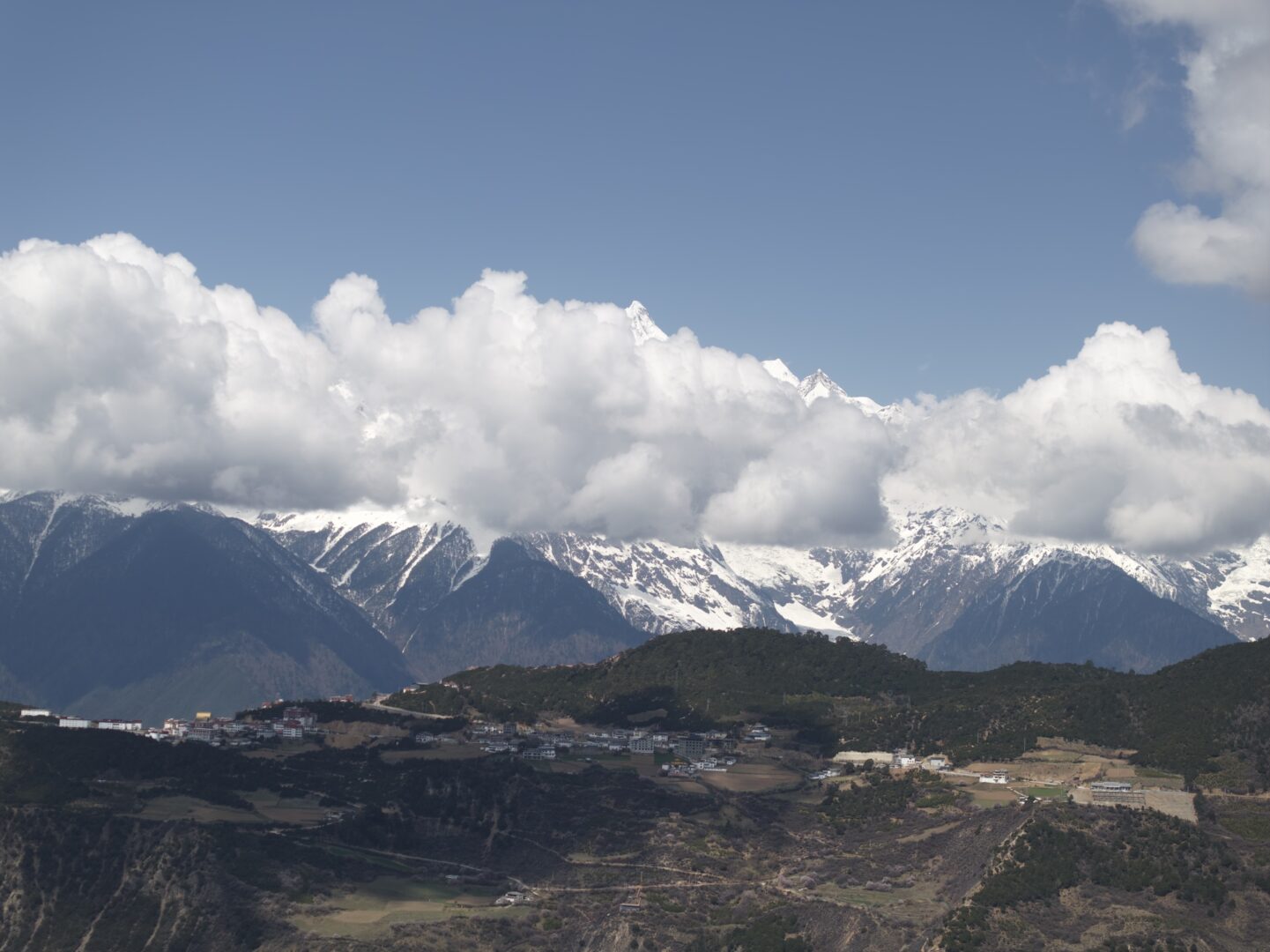 Weixi — Lisu Country Between Two Rivers