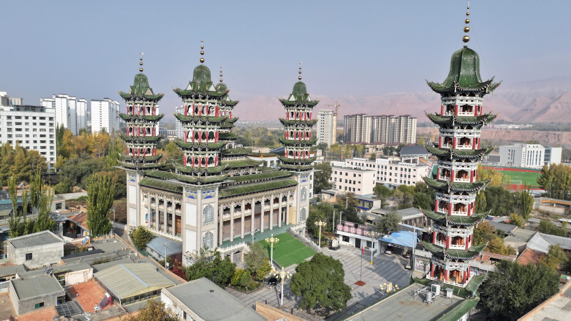 Xunhua — A Mosque and a Monastery in the Same Valley