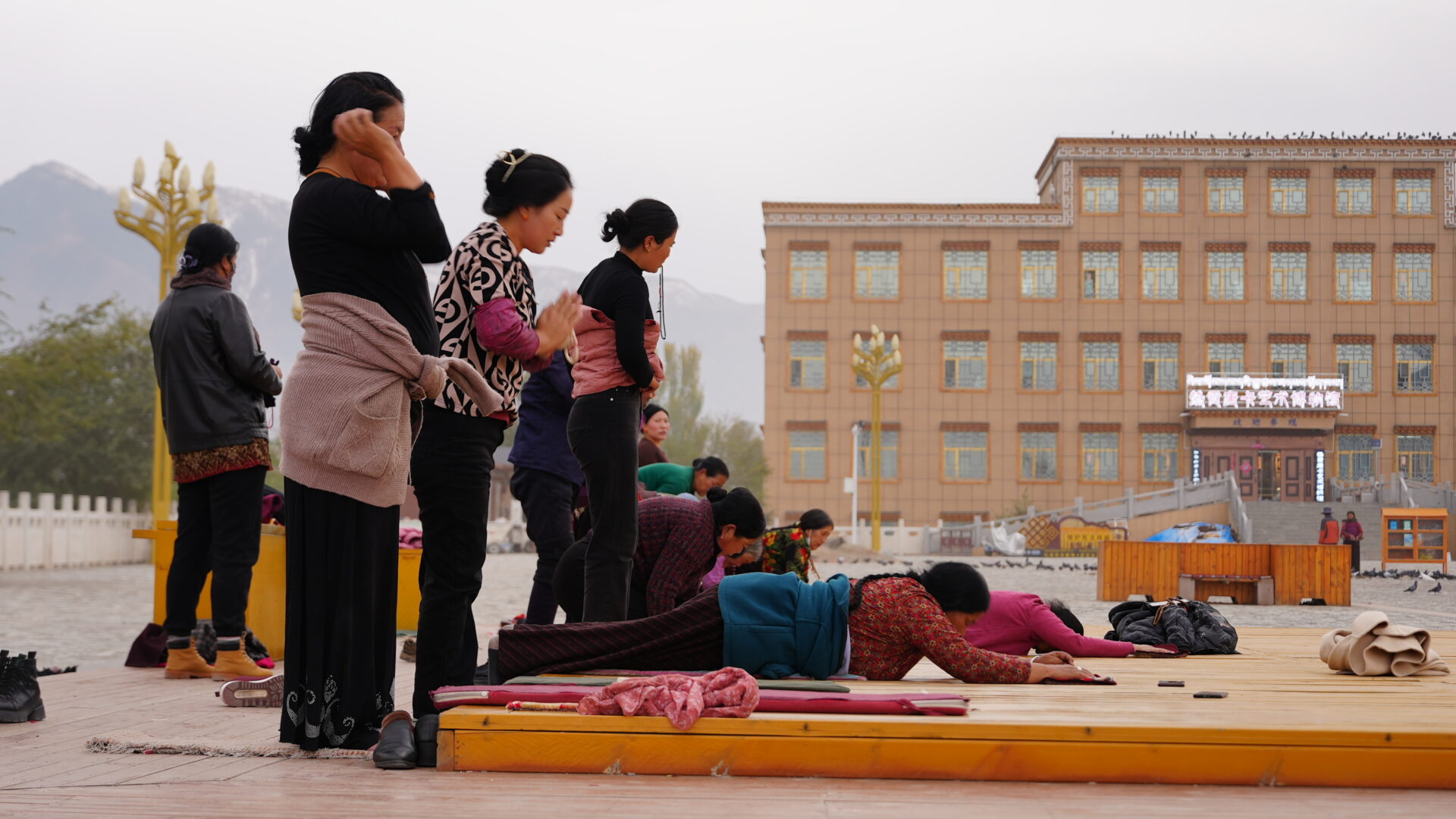 Xunhua — A Mosque and a Monastery in the Same Valley