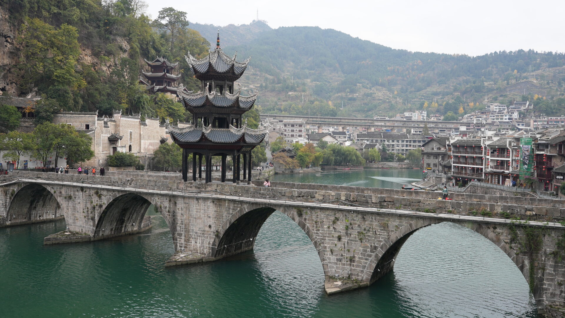 Zhenyuan — A Riverside Town Between Two Cliffs