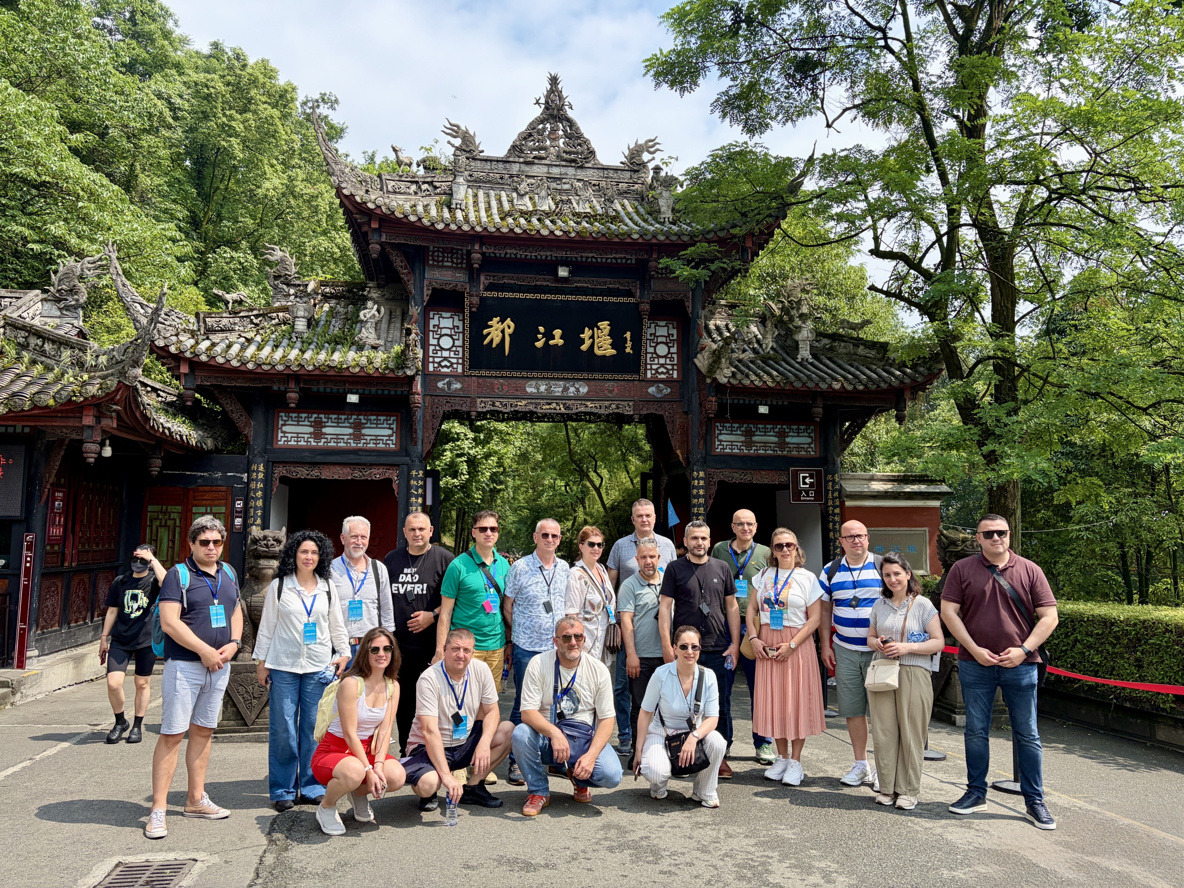 Private Half-Day Chengdu Panda Center Tour with Optional Volunteer