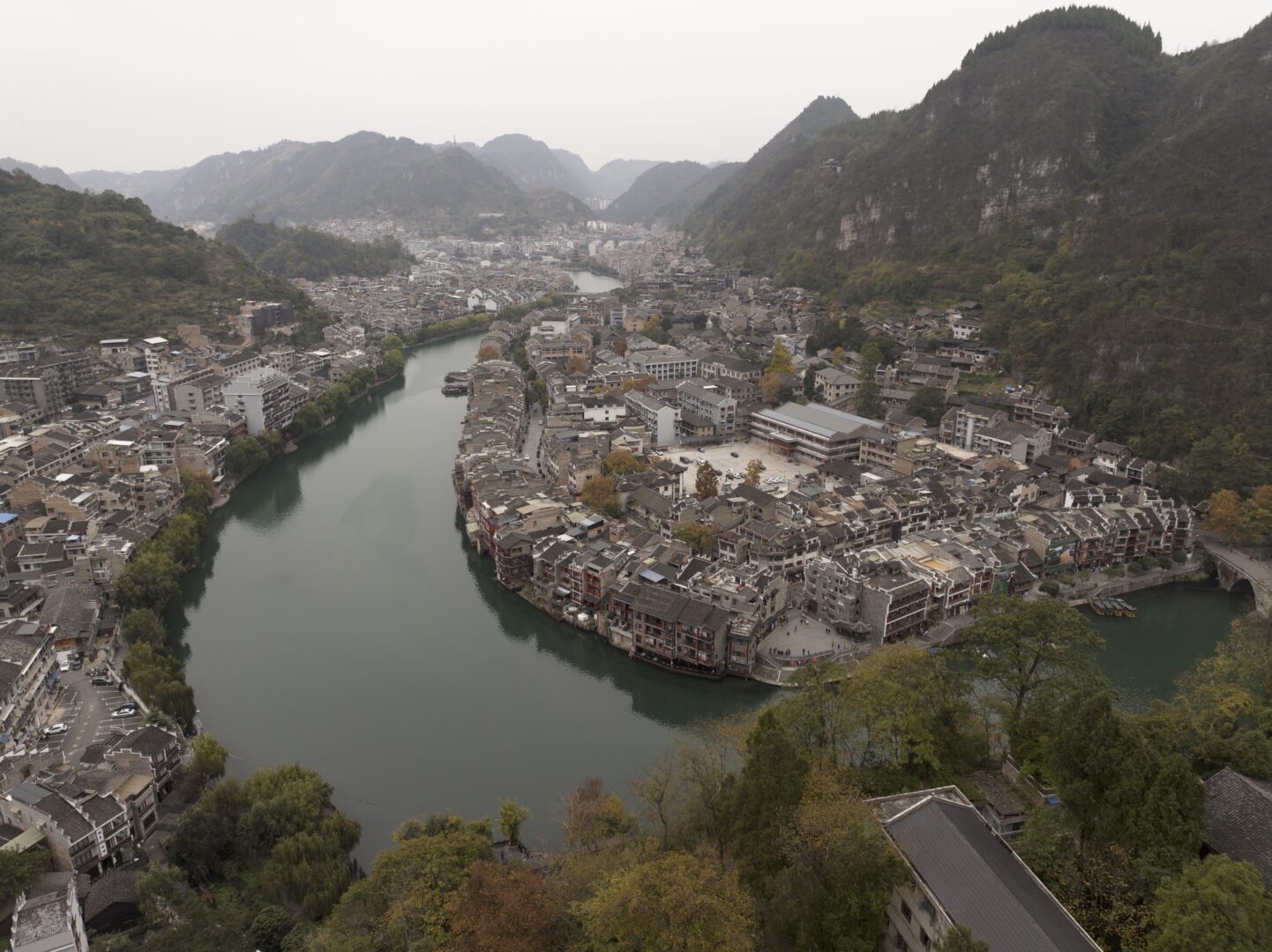 Zhenyuan — A Riverside Town Between Two Cliffs