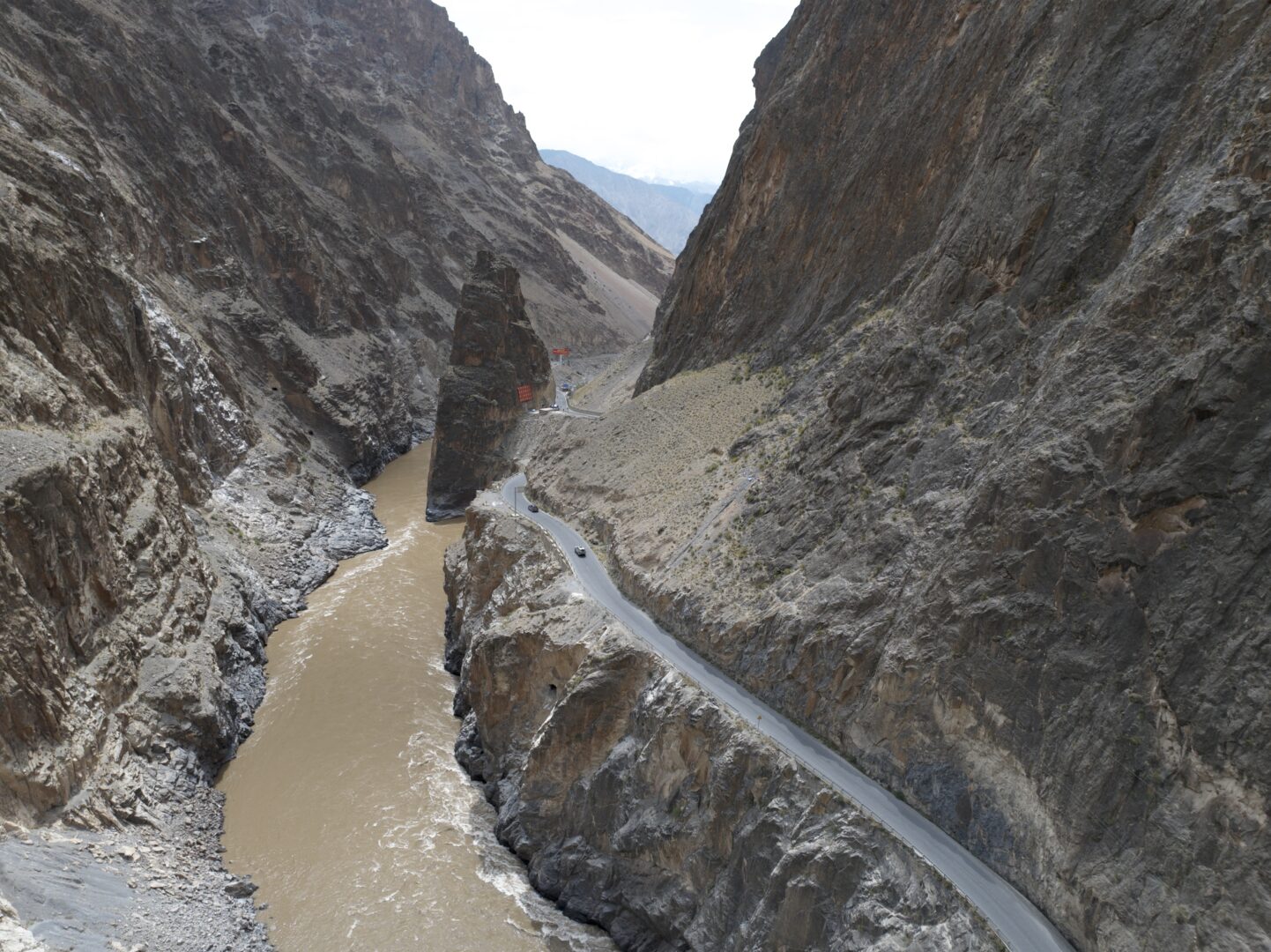 The Nu River Road — 72 Bends Down to the Salween