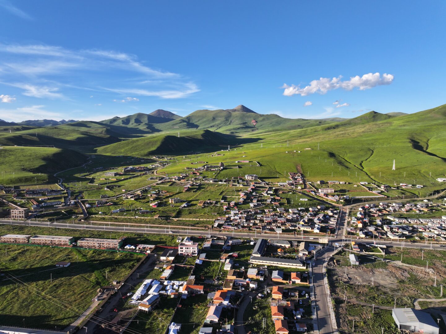 Garzê — Grassland, Monasteries and Horses