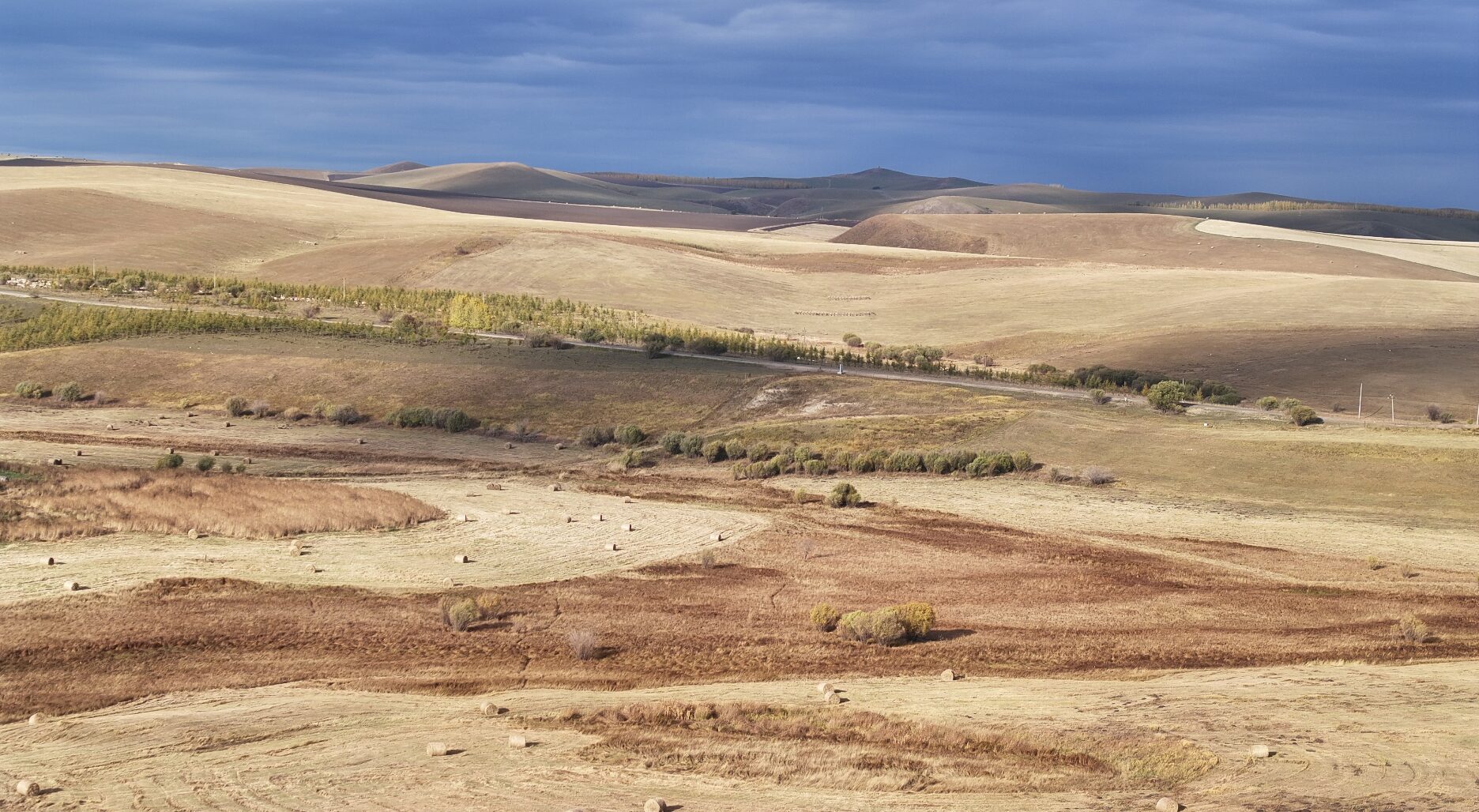 Ujimqin — The Grassland That Hasn't Been Fenced