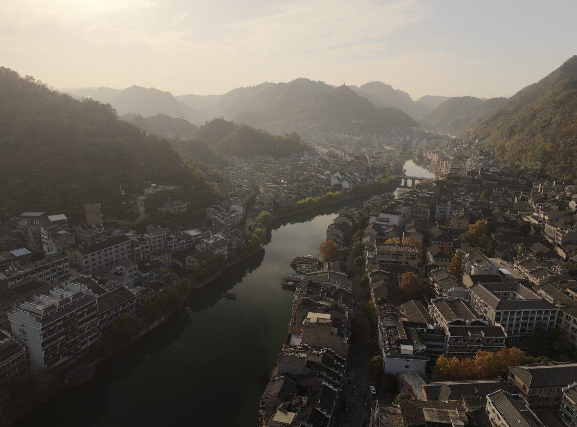 Zhenyuan — A Riverside Town Between Two Cliffs