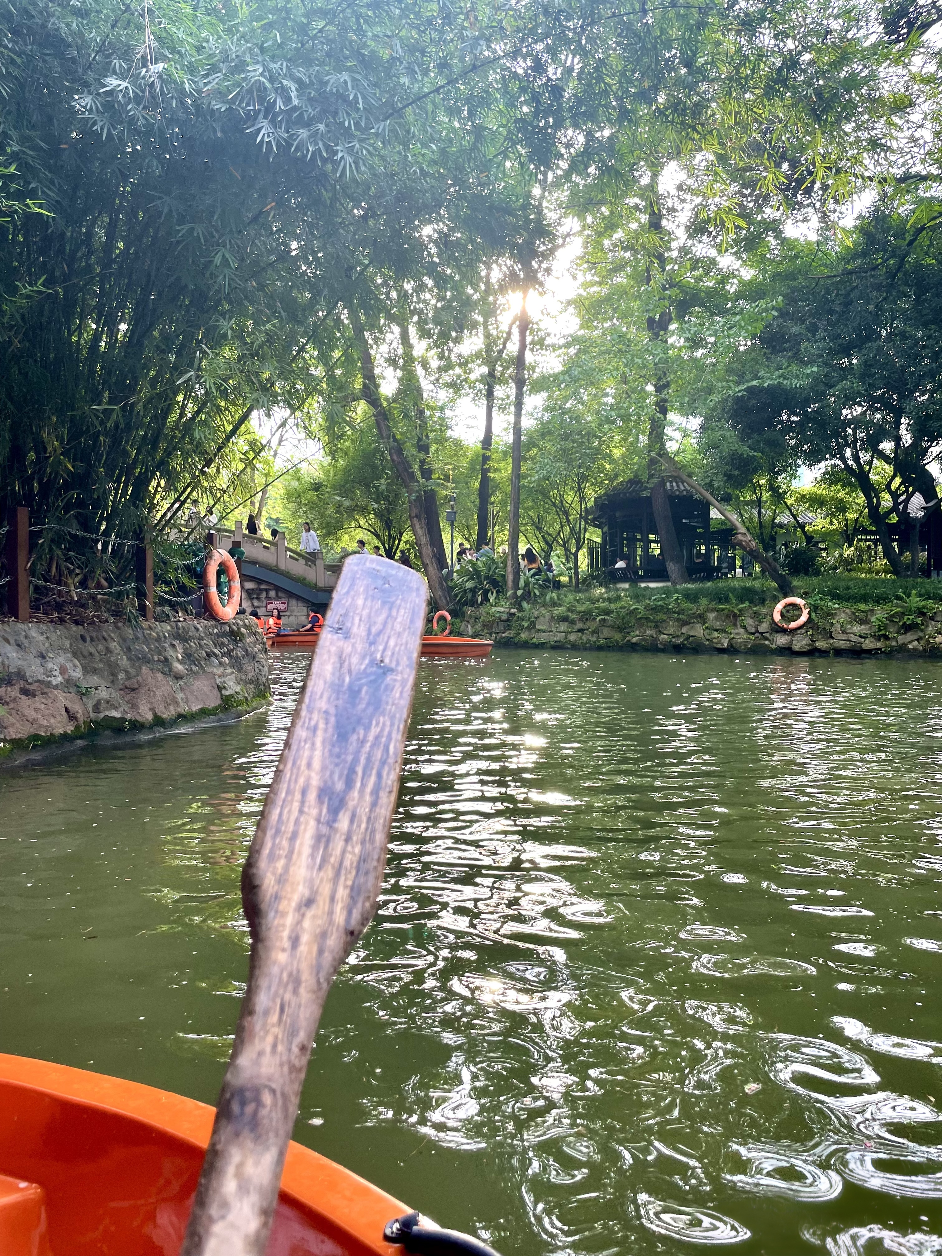 Chengdu People's Park Slow Walk — Tea Houses, Music, and Everyday Local Life