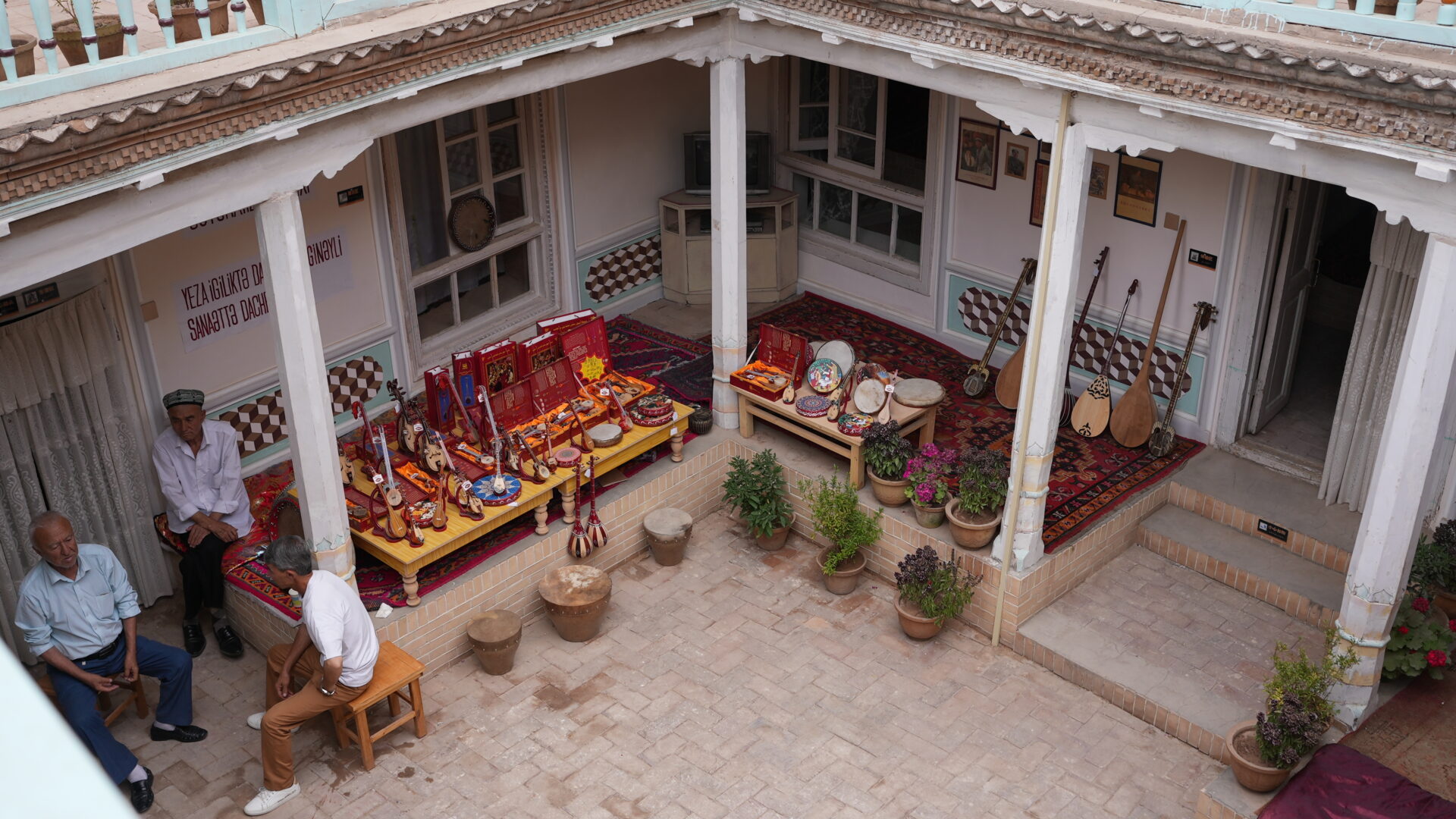 Rural Kashgar — Eating at the Roadside