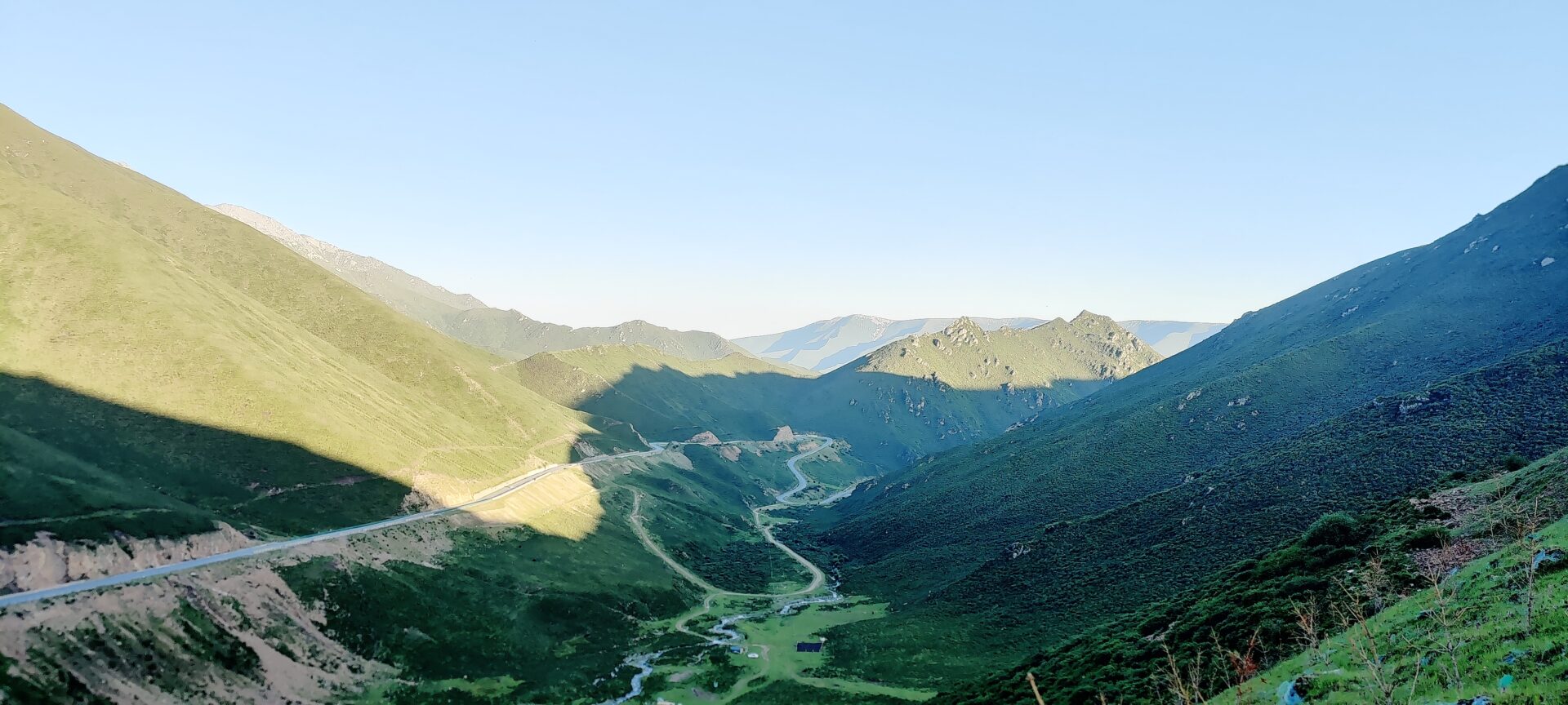 Langmusi — Two Monasteries and a Provincial Border