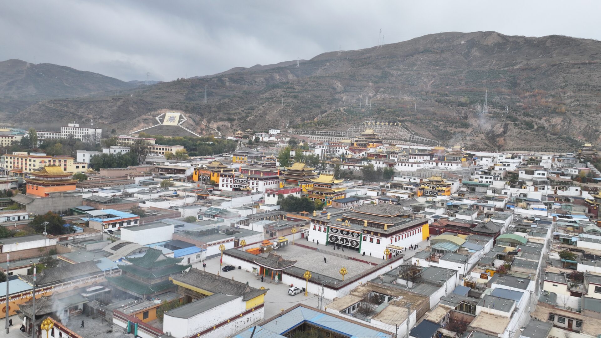 Xunhua — A Mosque and a Monastery in the Same Valley