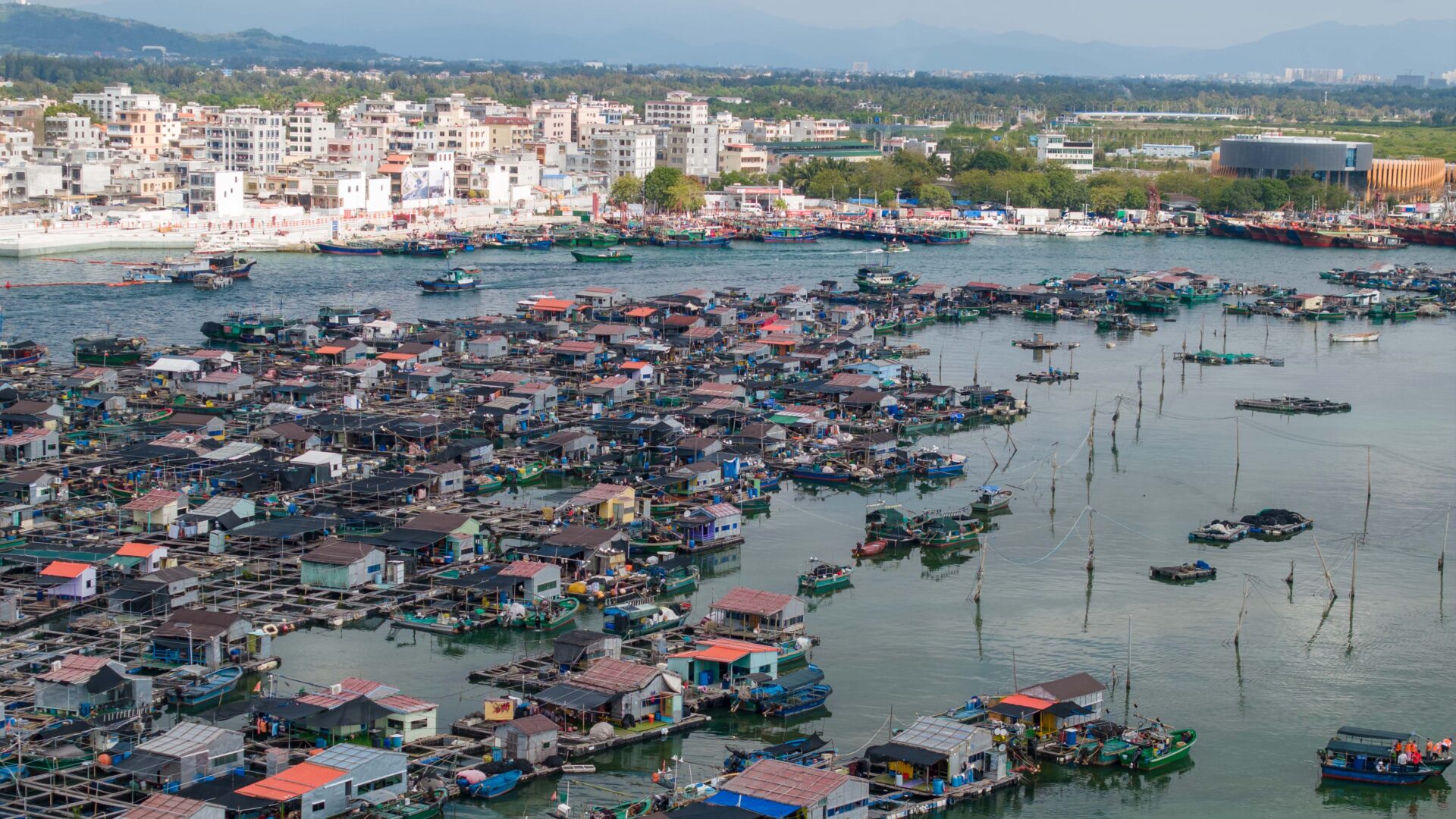 Lingshui's Floating Village