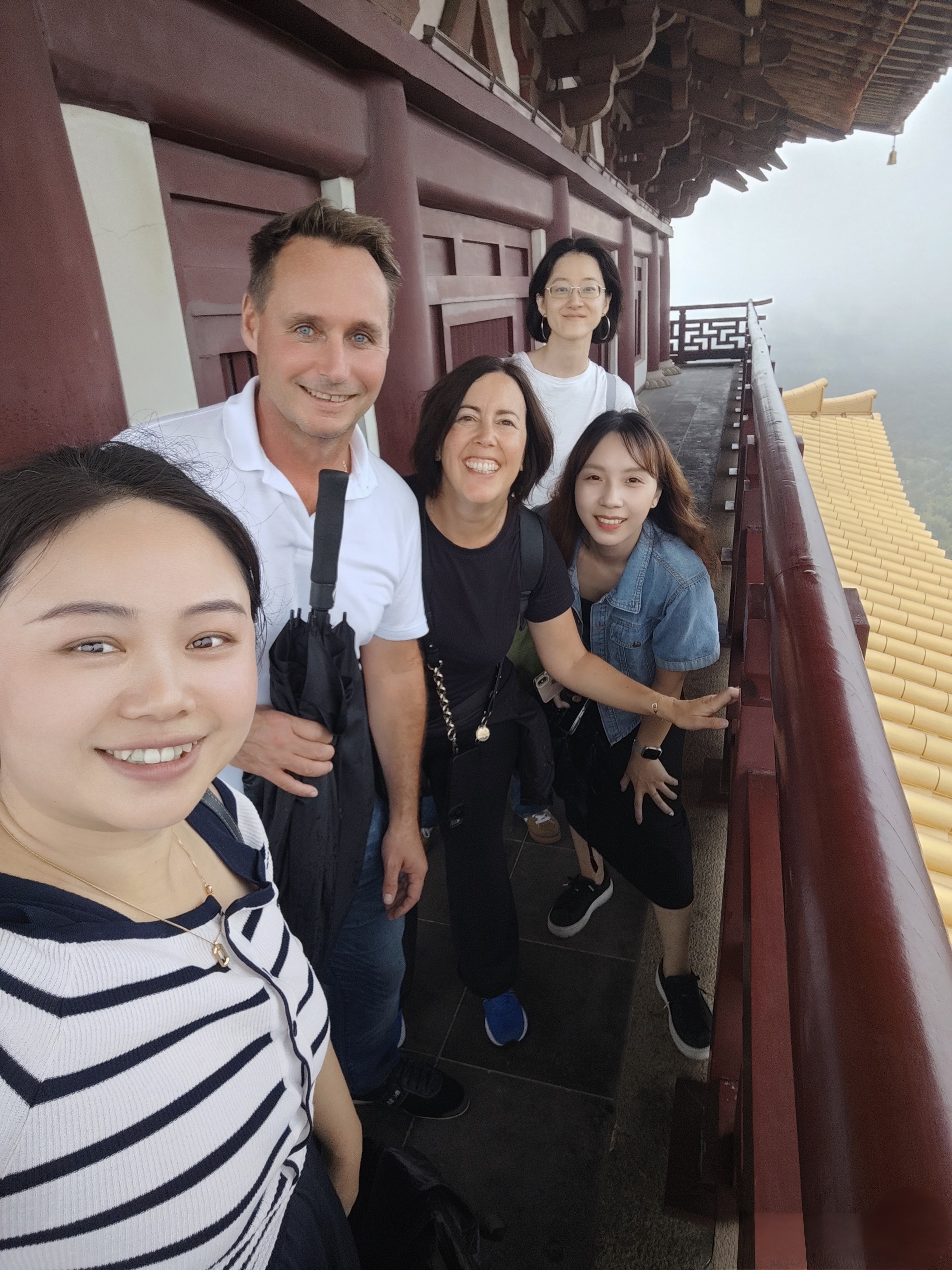 Private Half-Day Chengdu Panda Center Tour with Optional Volunteer