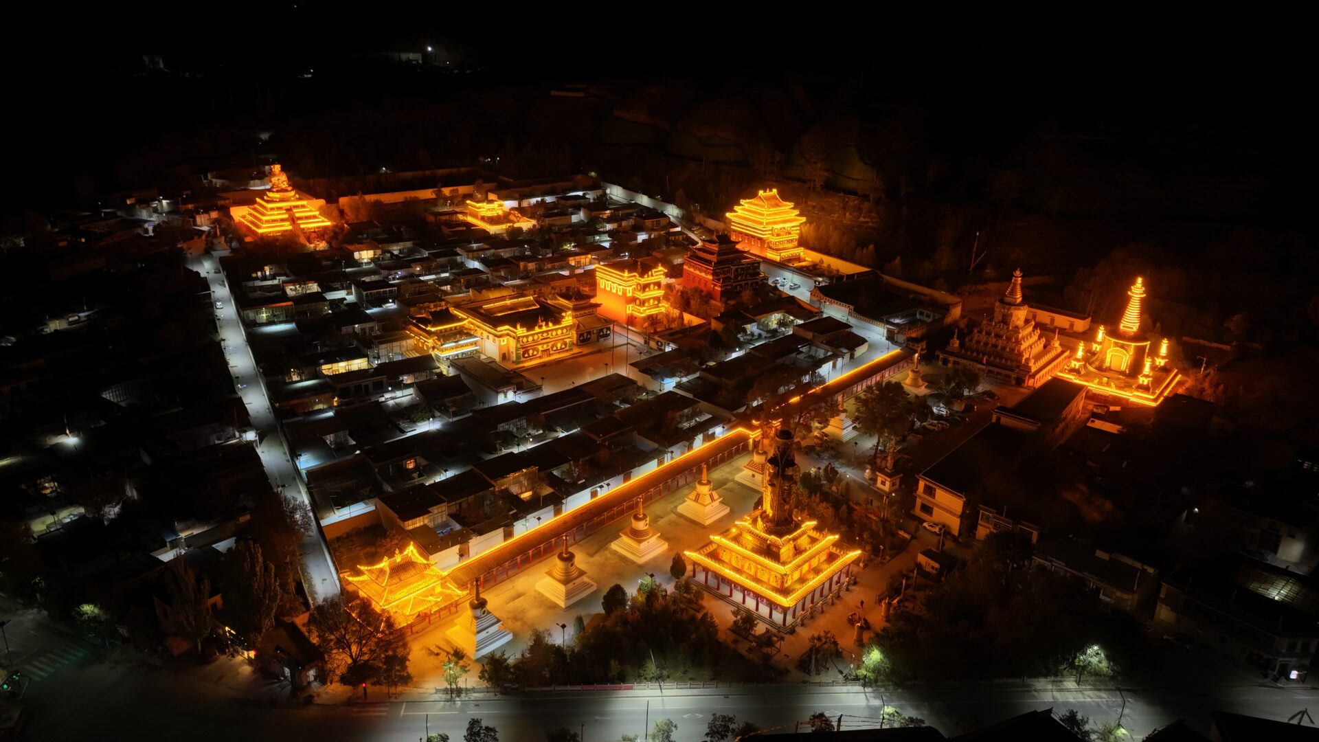 Tongren — Where Thangkas Are Painted