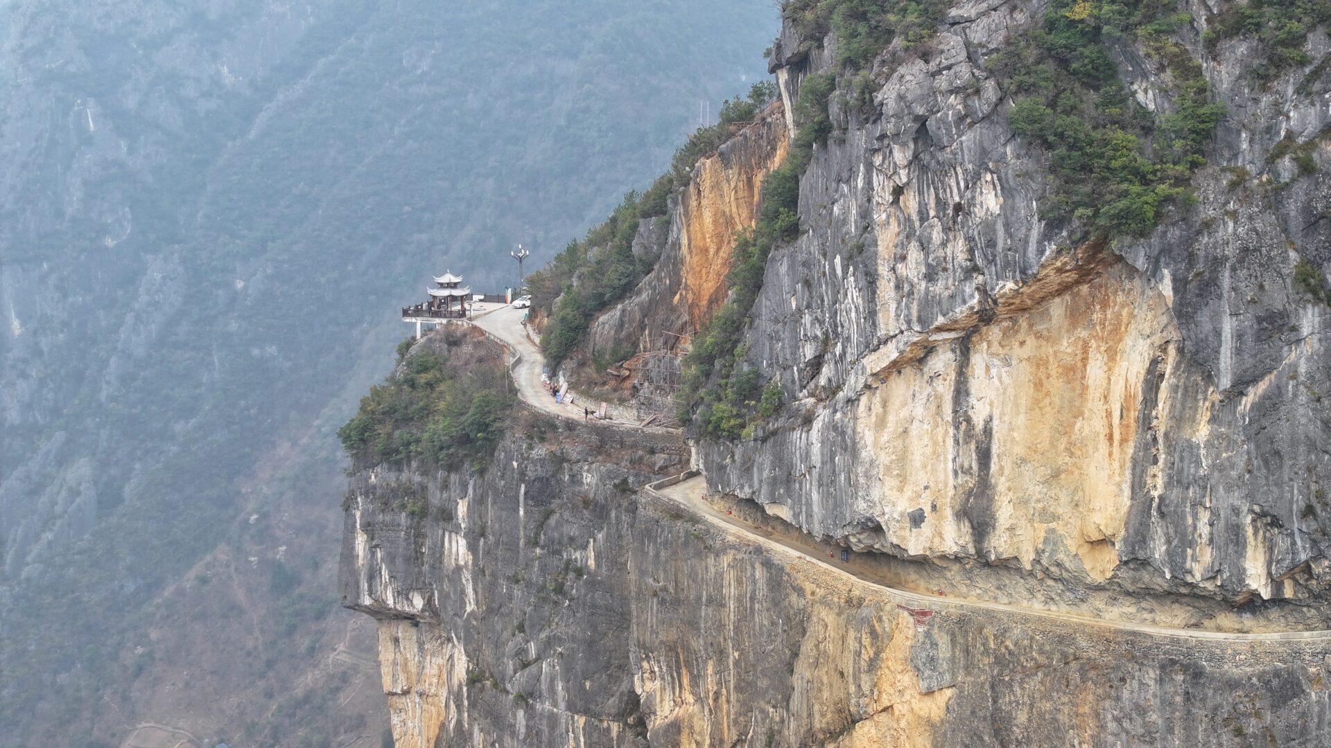 Wushan — The Gorges Above Chongqing