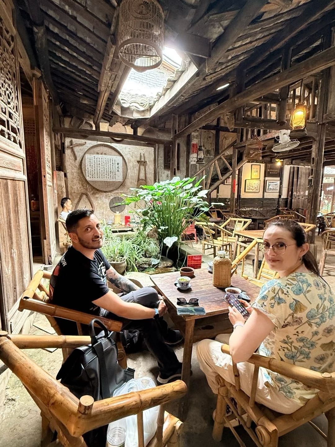 Highlights & Hidden Gems of Chengdu Slow Life — Park Strolls, Tea House Time & Local Leisure Games