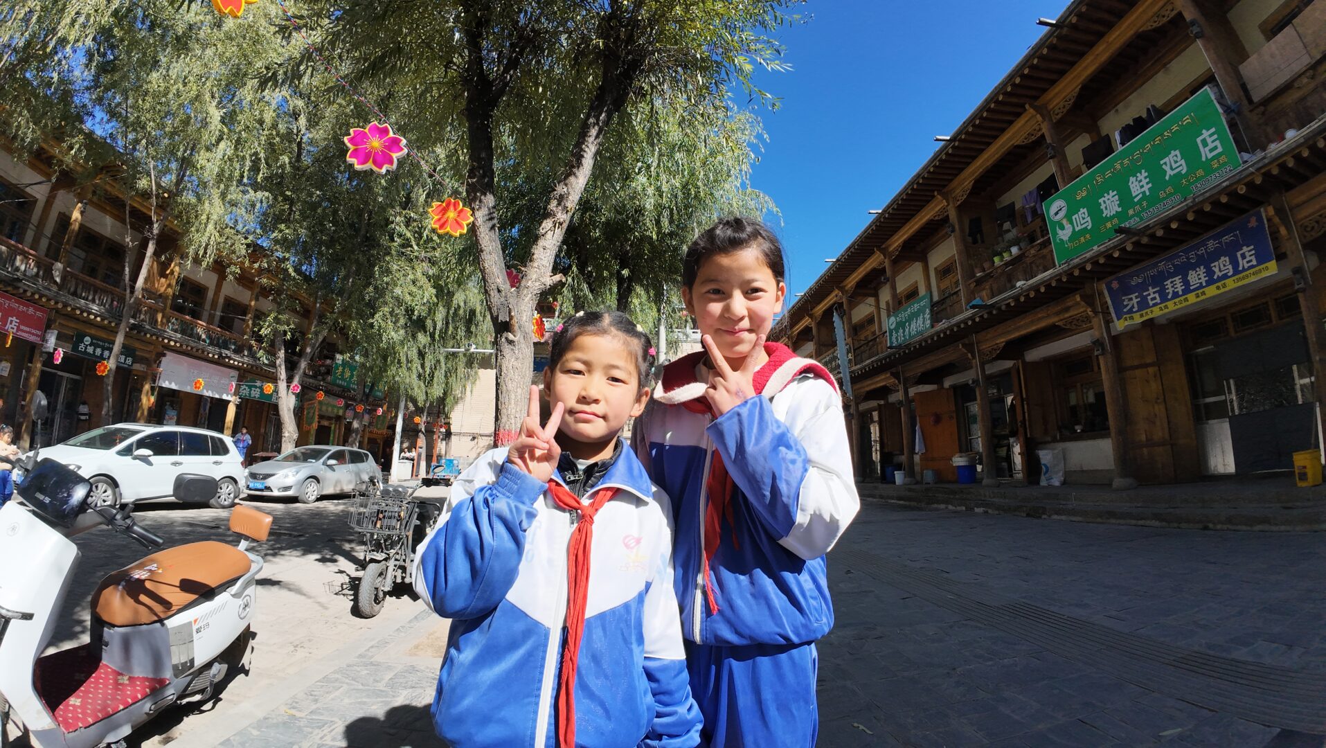 Tongren — Where Thangkas Are Painted