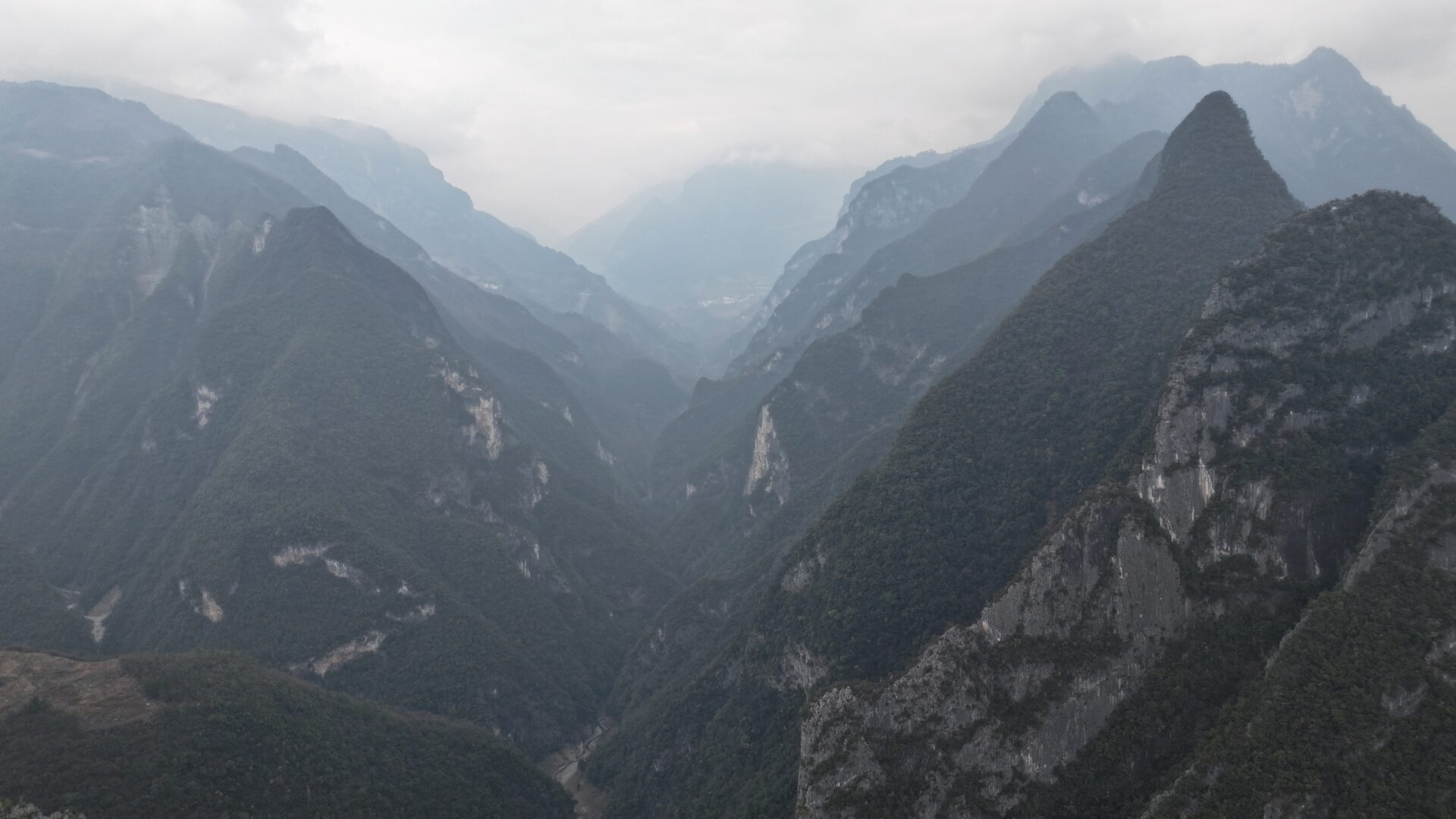 Wushan — The Gorges Above Chongqing
