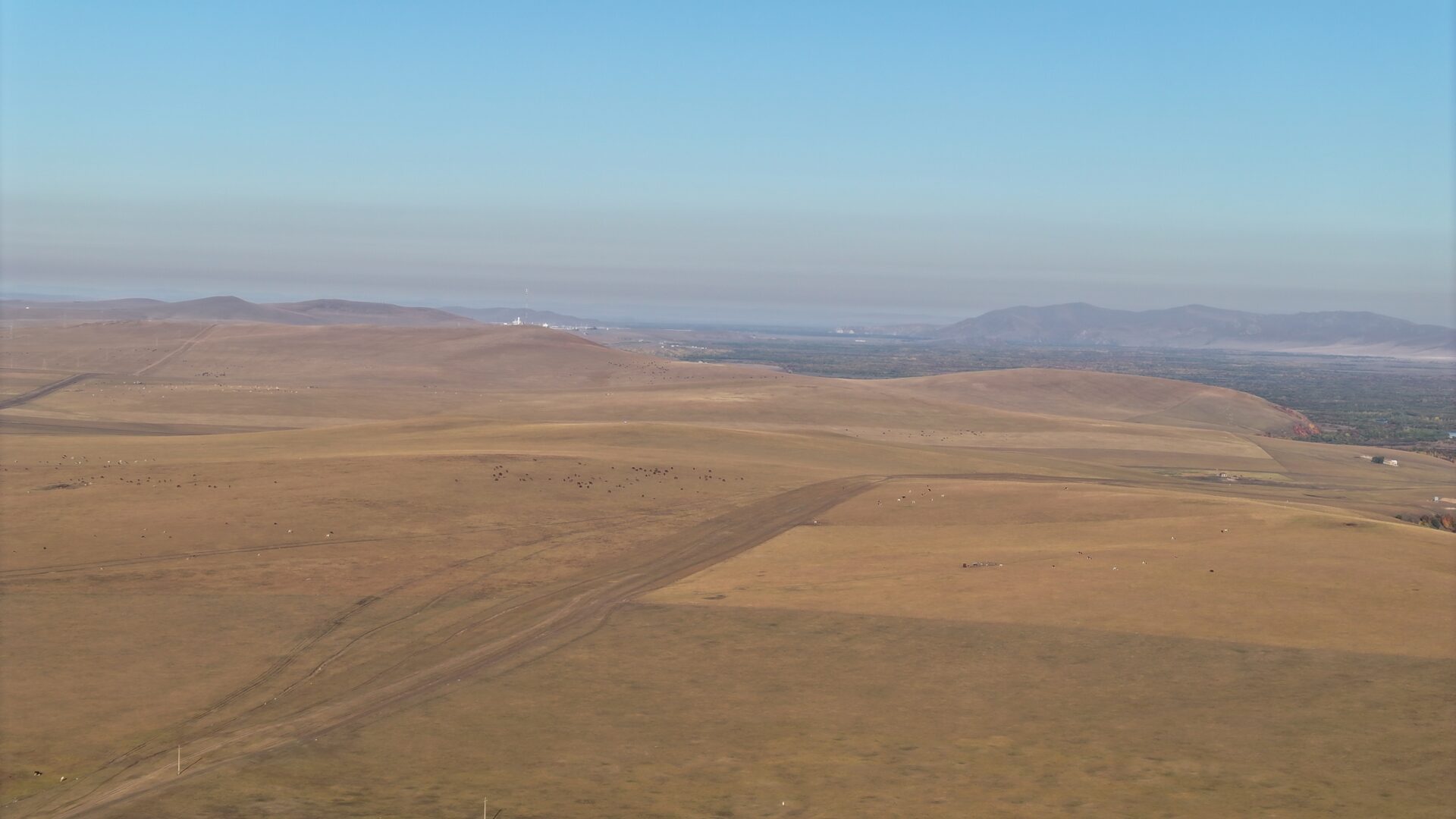 Ujimqin — The Grassland That Hasn't Been Fenced